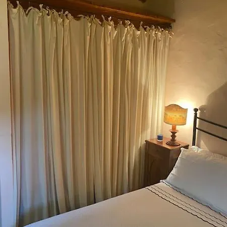 Casa Con Loggetta Al Centro Di